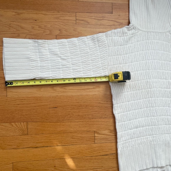 Lacoste white turtleneck tunic wool blended sweater Size: 38/S - Picture 8 of 8